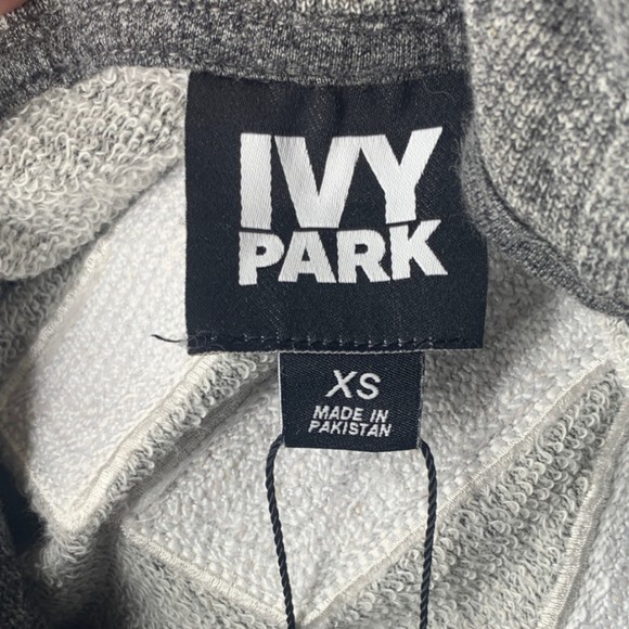 NWOT Ivy Park Women Sleeveless Cropped Logo Hoodie Grey Size XS Drawcord - Picture 8 of 12